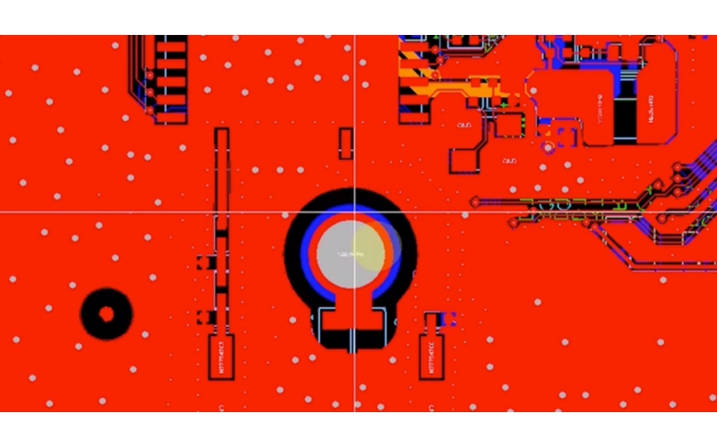 為什么經(jīng)常見到電路板GND與外殼GND之間，接一個電阻一個電容？